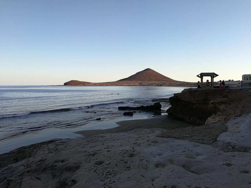 אל מדאנו Alquilaencanarias Medano Lugar De Encuentro מראה חיצוני תמונה